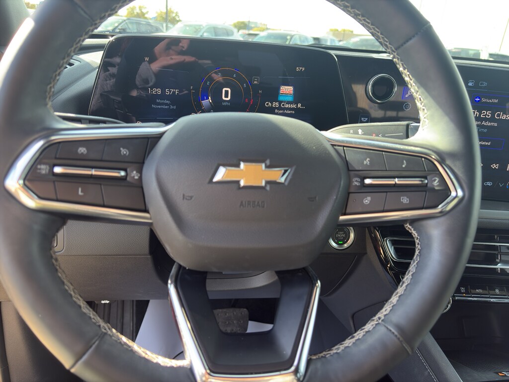 2024 Chevrolet Traverse photo 3