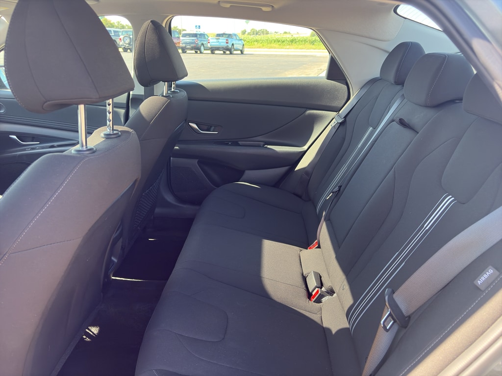 2025 Hyundai Elantra SEL - Photo 11
