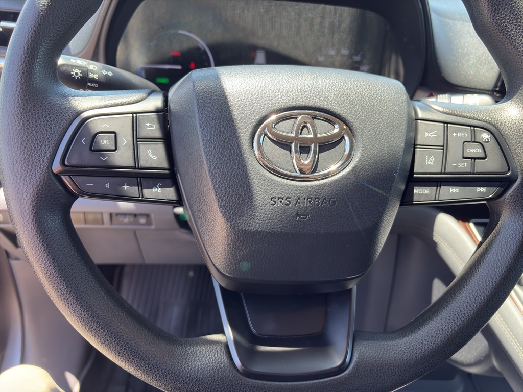 Used 2023 Toyota Sienna LE Passenger Van