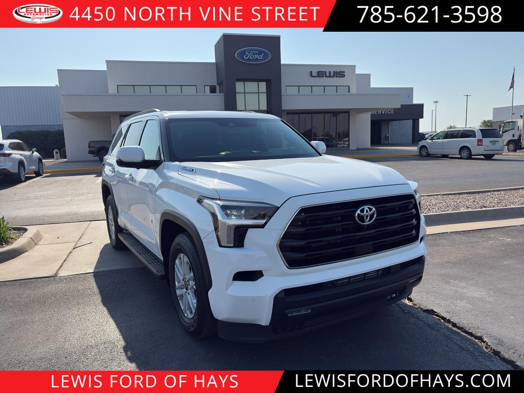 2025 Toyota Sequoia SR5 4WD i-FORCE MAX Hybrid's photo