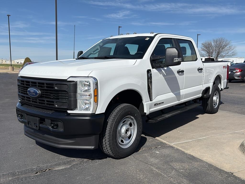 New 2025 Ford F-350 XL Truck Crew Cab