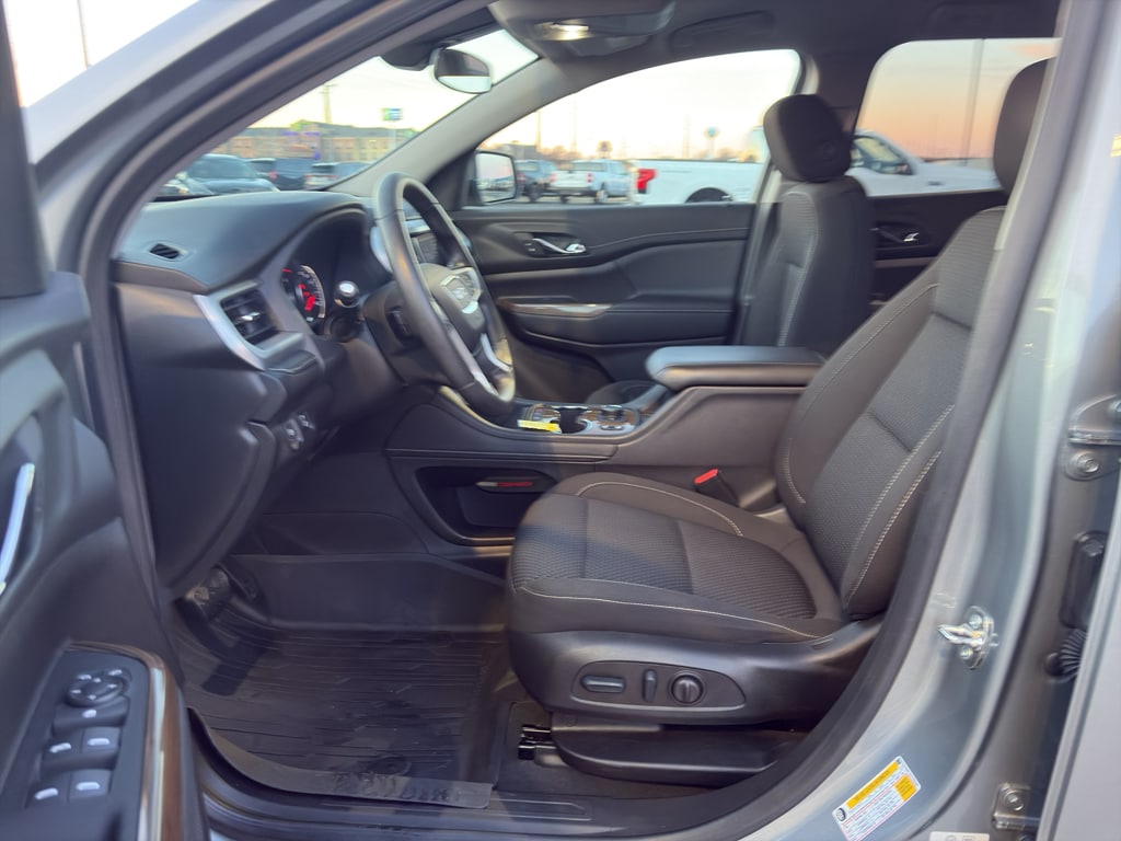 Used 2023 GMC Acadia SLE Sport Utility