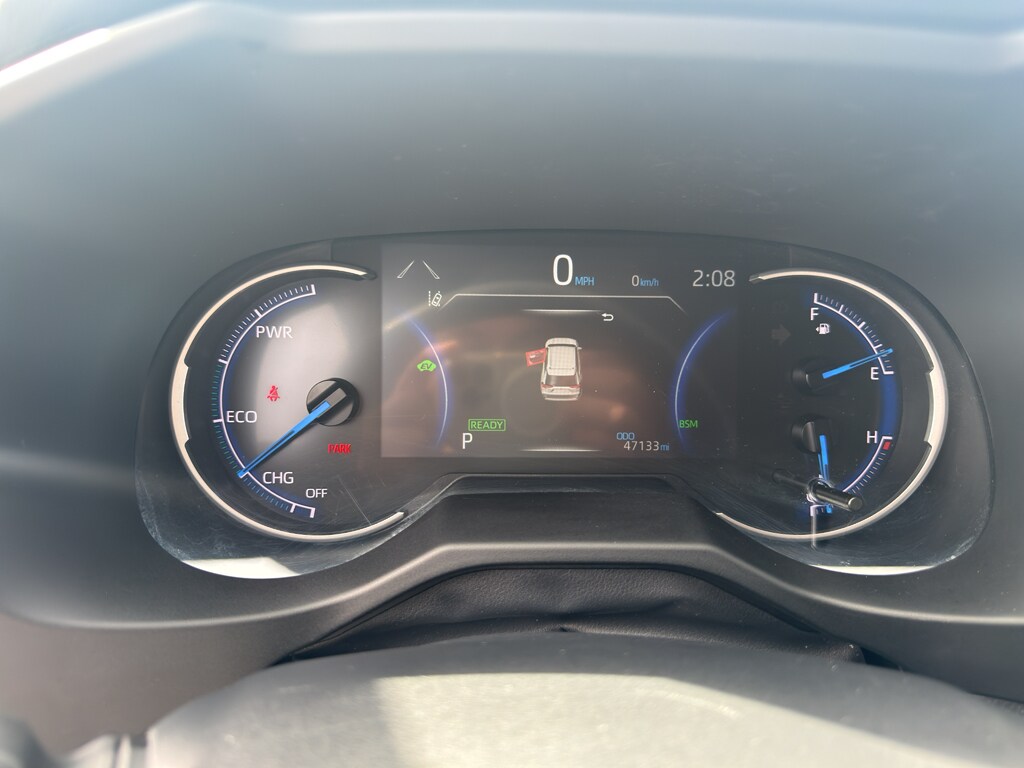 2024 Toyota RAV4 Hybrid XLE photo 2