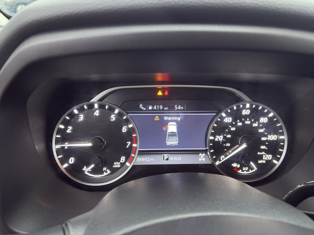 2023 Nissan Titan SV Crew Cab photo 4