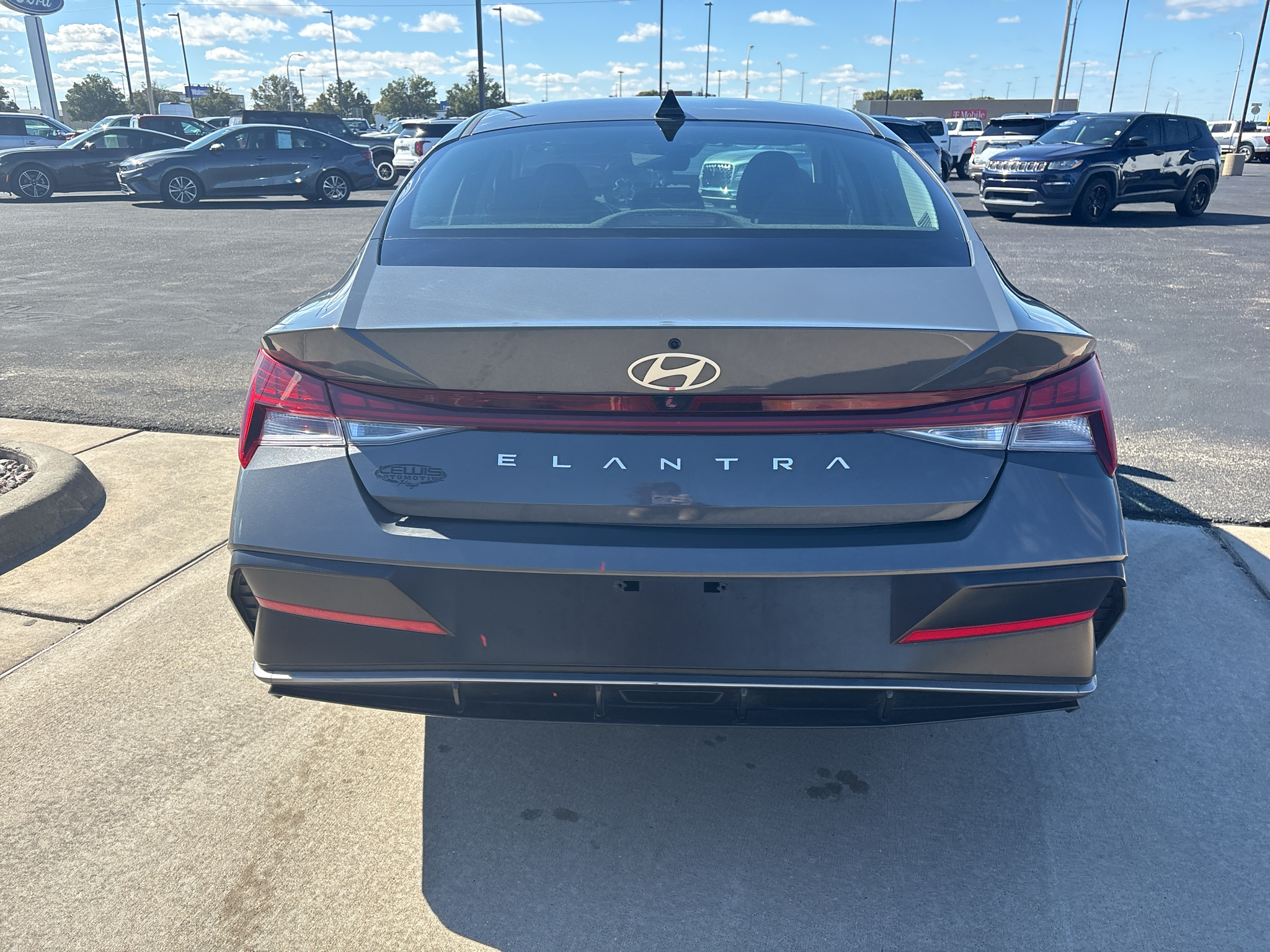 Used 2025 Hyundai Elantra SEL Convenience Sedan