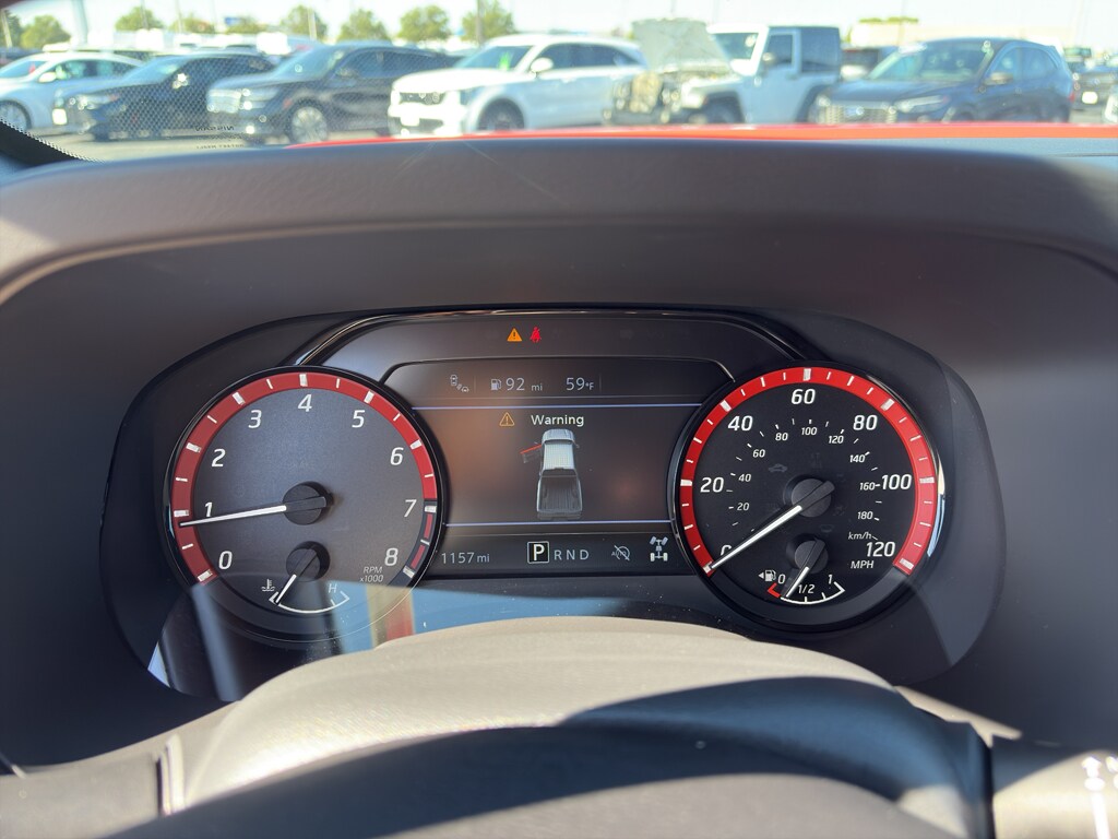 2025 Nissan Frontier PRO-4X Crew Cab photo 2