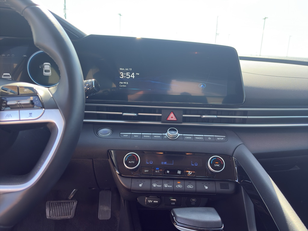 2025 Hyundai Elantra SEL - Photo 6