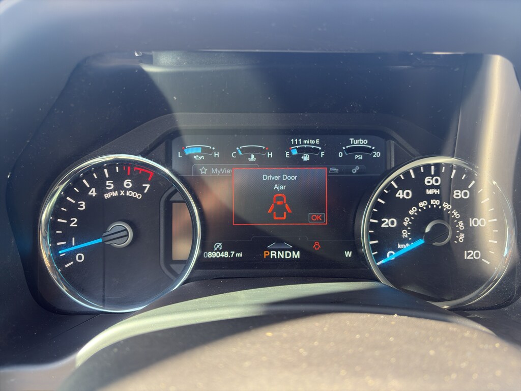 2017 Ford F-150 Platinum photo 3