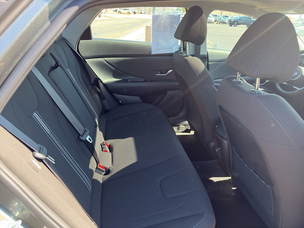 2025 Hyundai Elantra SEL - Photo 13