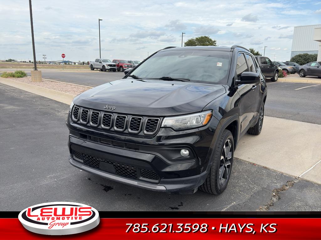 2025 Jeep Compass Latitude photo 2