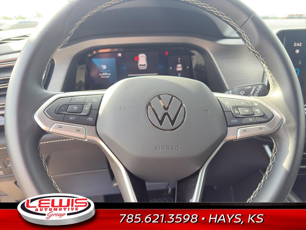 Used 2025 Volkswagen Atlas Cross Sport 2.0T SE w/Technology Sport Utility