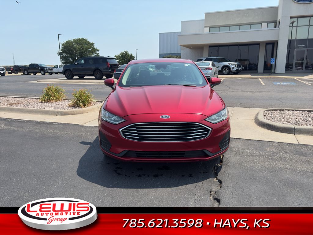2020 Ford Fusion SE photo 2