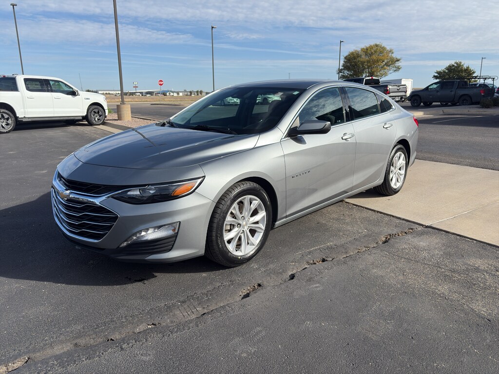 2023 Chevrolet Malibu 1LT photo 2