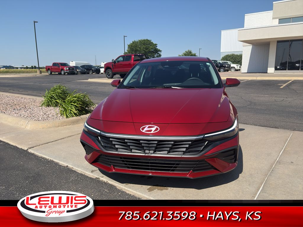 Used 2024 Hyundai Elantra SEL with VIN KMHLM4DG8RU832591 for sale in Hays, KS