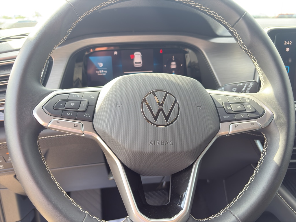 Used 2025 Volkswagen Atlas Cross Sport 2.0T SE w/Technology Sport Utility