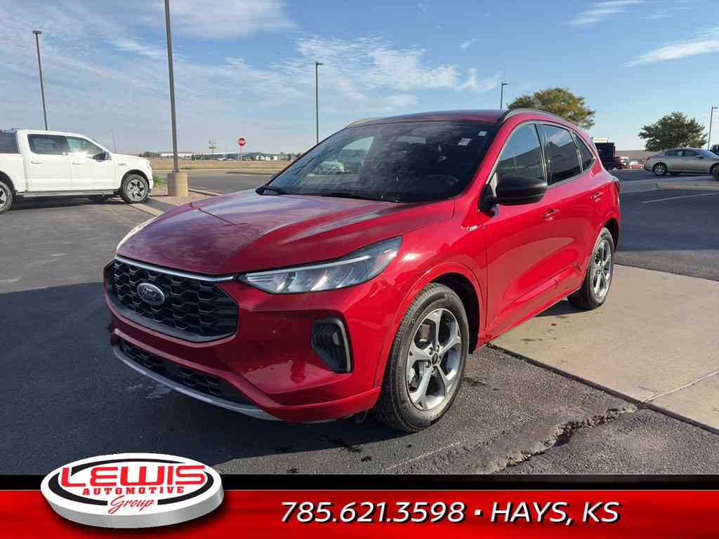 2023 Ford Escape ST-Line photo 2