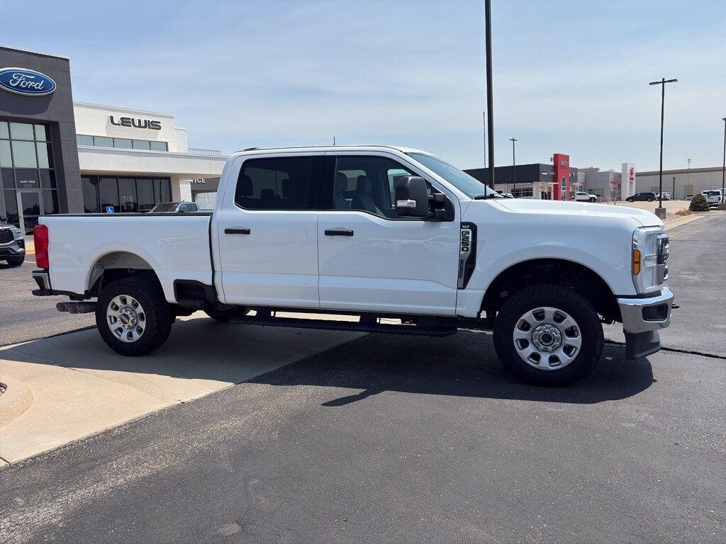 2024 Ford F-250 Super Duty XLT - Photo 14