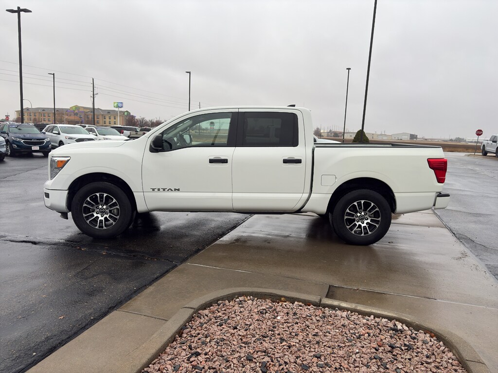 Used 2023 Nissan Titan SV Crew Cab
