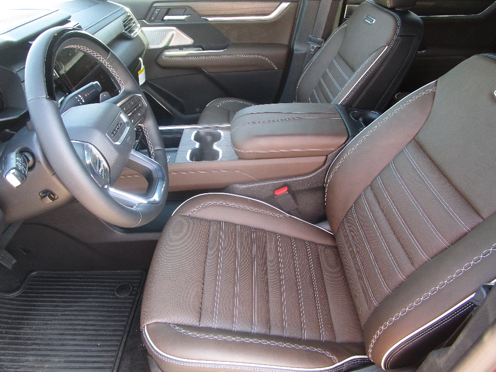 2026 GMC Acadia Denali Ultimate - Photo 8