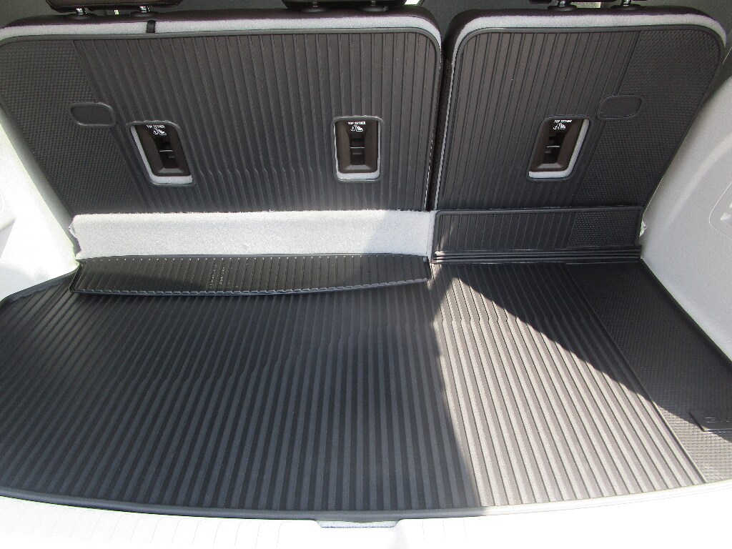 2026 GMC Acadia Denali - Photo 12