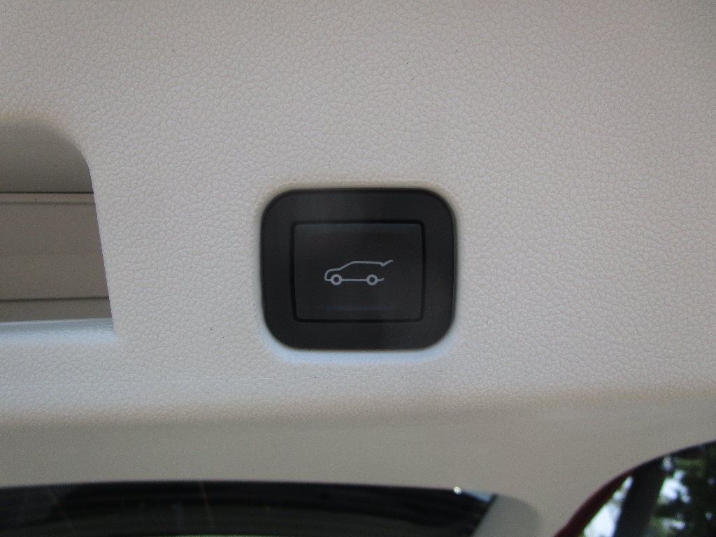 2026 GMC Acadia Denali - Photo 13