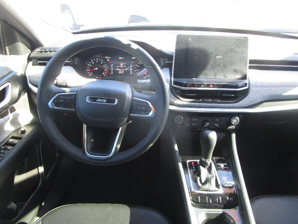 Used 2024 Jeep Compass Latitude Lux