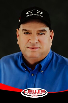 Staff member GAYLON ROBINSON from ID_596d19