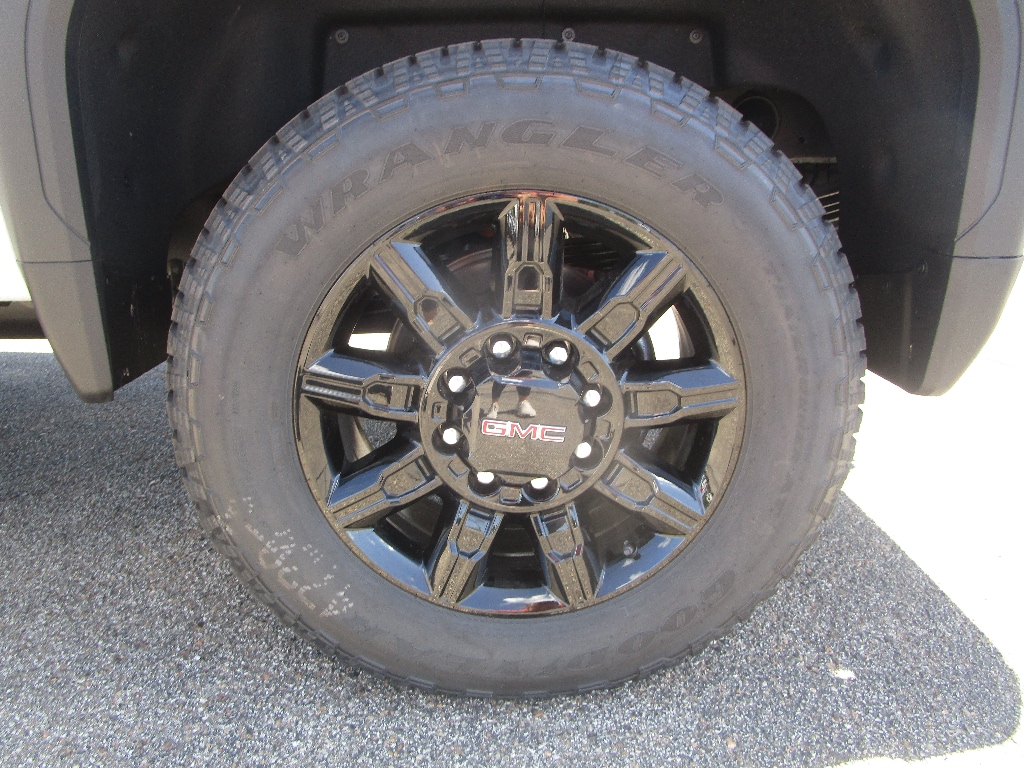 2026 GMC Sierra 2500HD AT4 - Photo 17