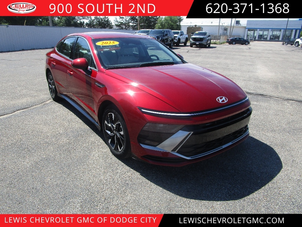 Used 2025 Hyundai Sonata SEL Sedan