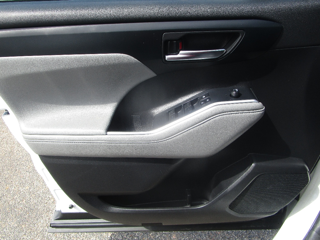 Used 2022 Toyota Highlander Hybrid XLE SUV