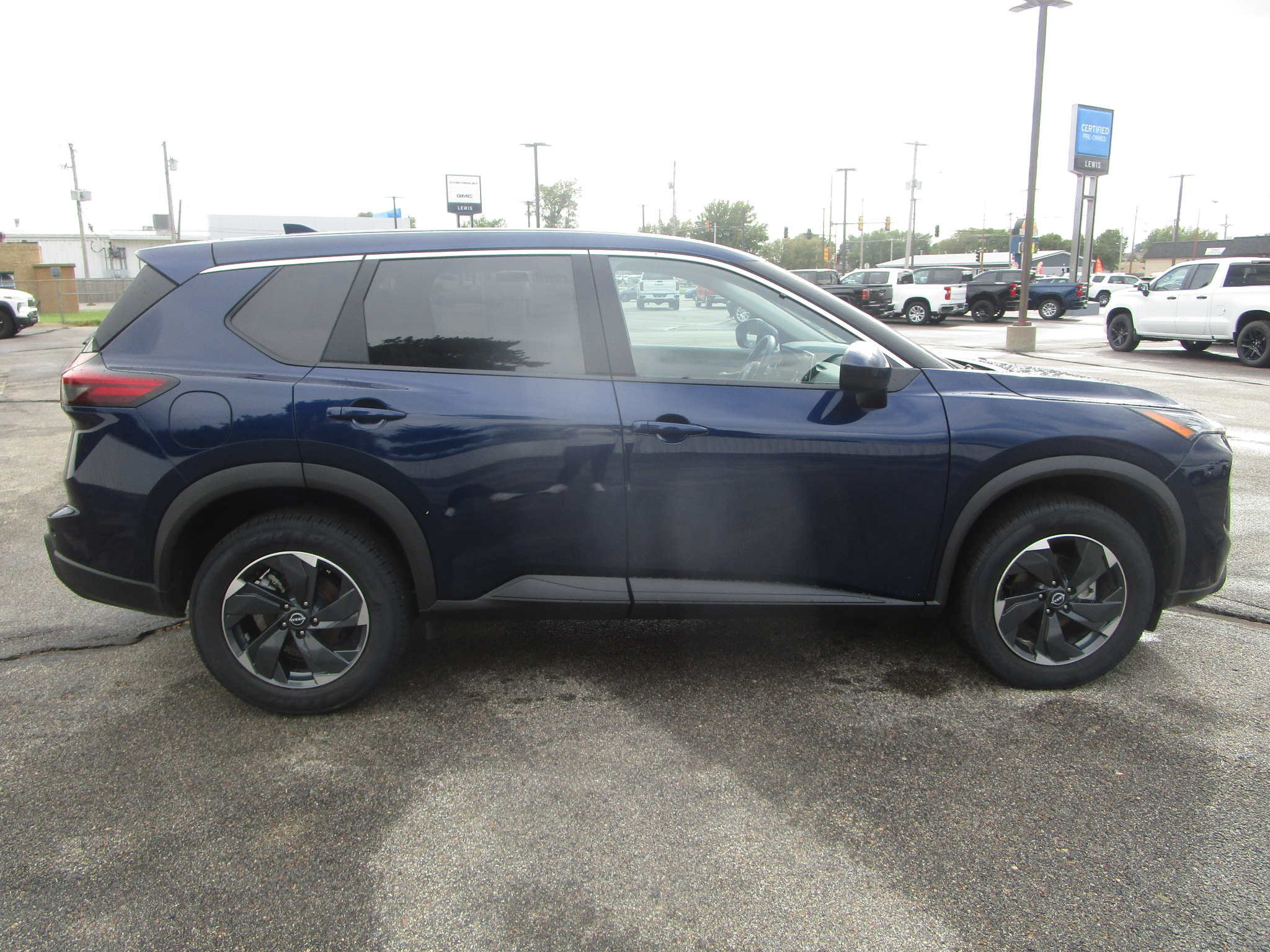 Used 2024 Nissan Rogue SV