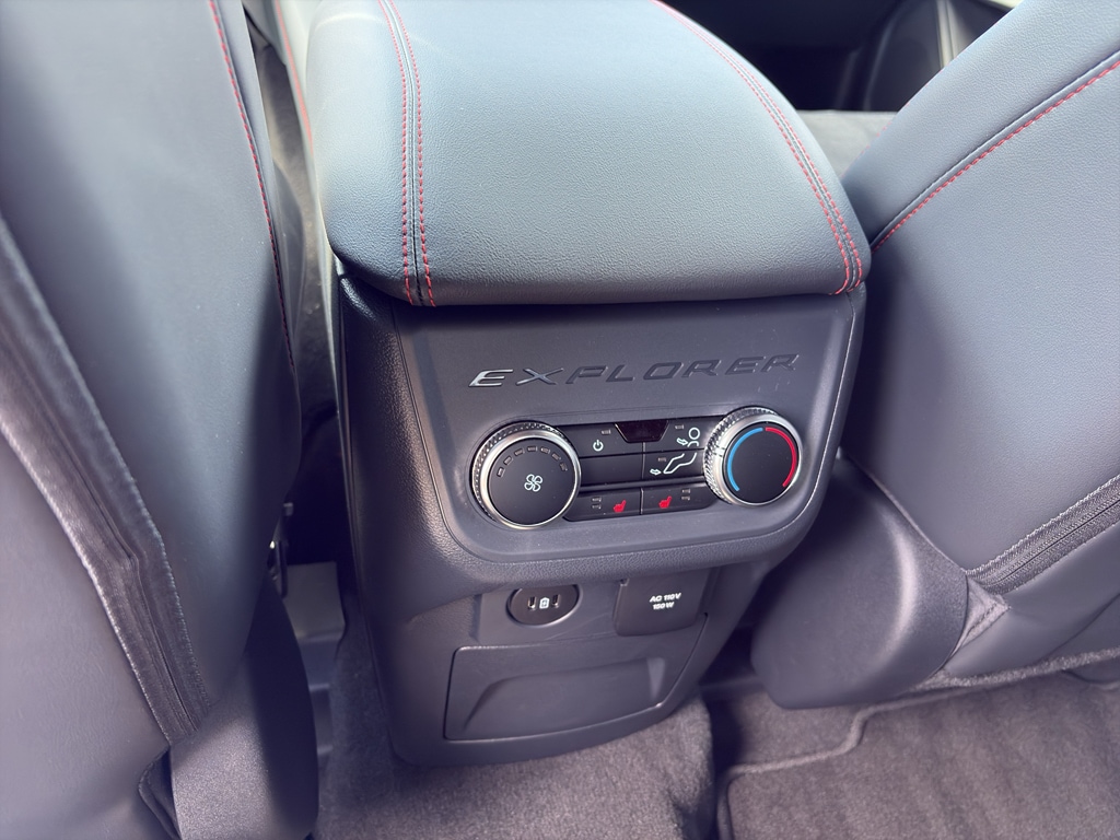 2026 Ford Explorer ST - Photo 12