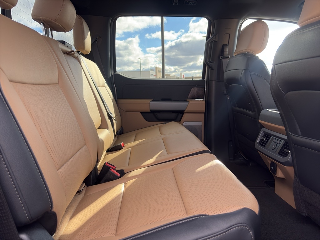 2026 Ford F-350 Super Duty Lariat - Photo 15