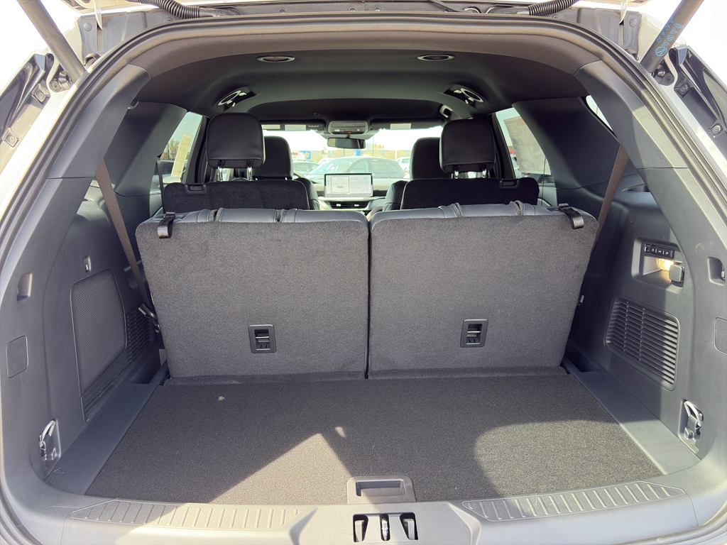 2026 Ford Explorer ST - Photo 15