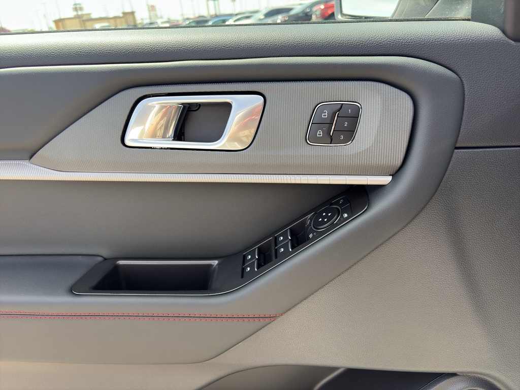 2026 Ford Explorer ST - Photo 8