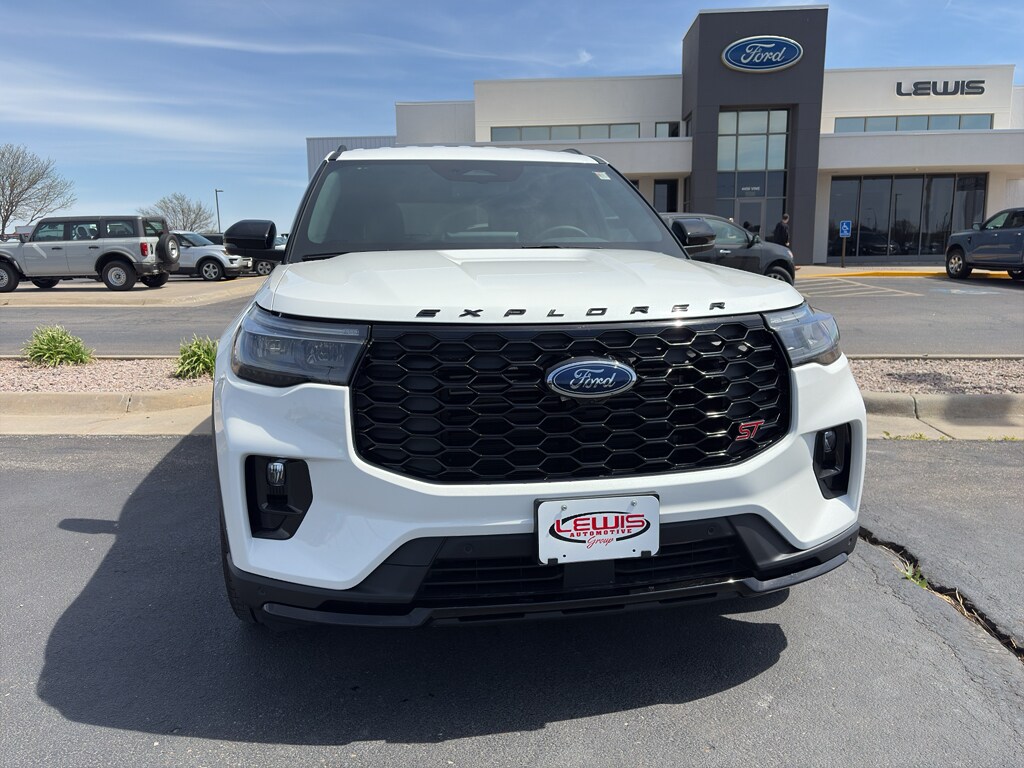 2026 Ford Explorer ST - Photo 21