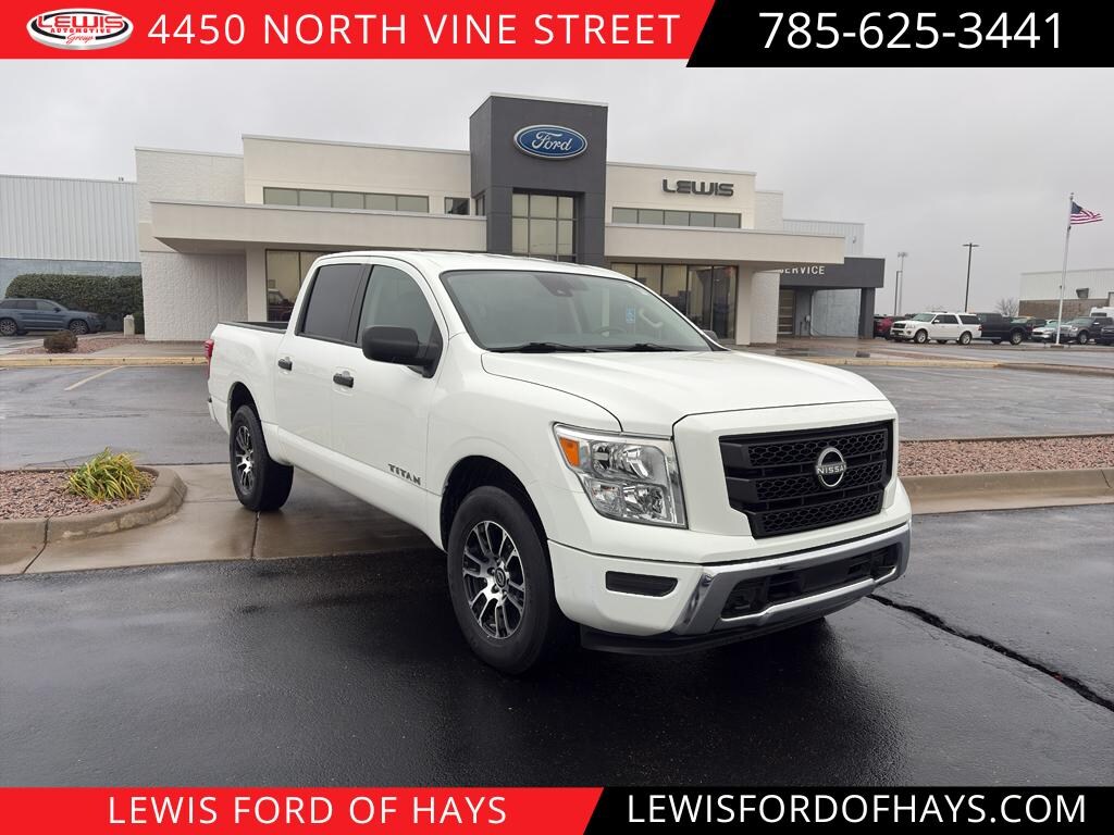 Used 2023 Nissan Titan SV Crew Cab