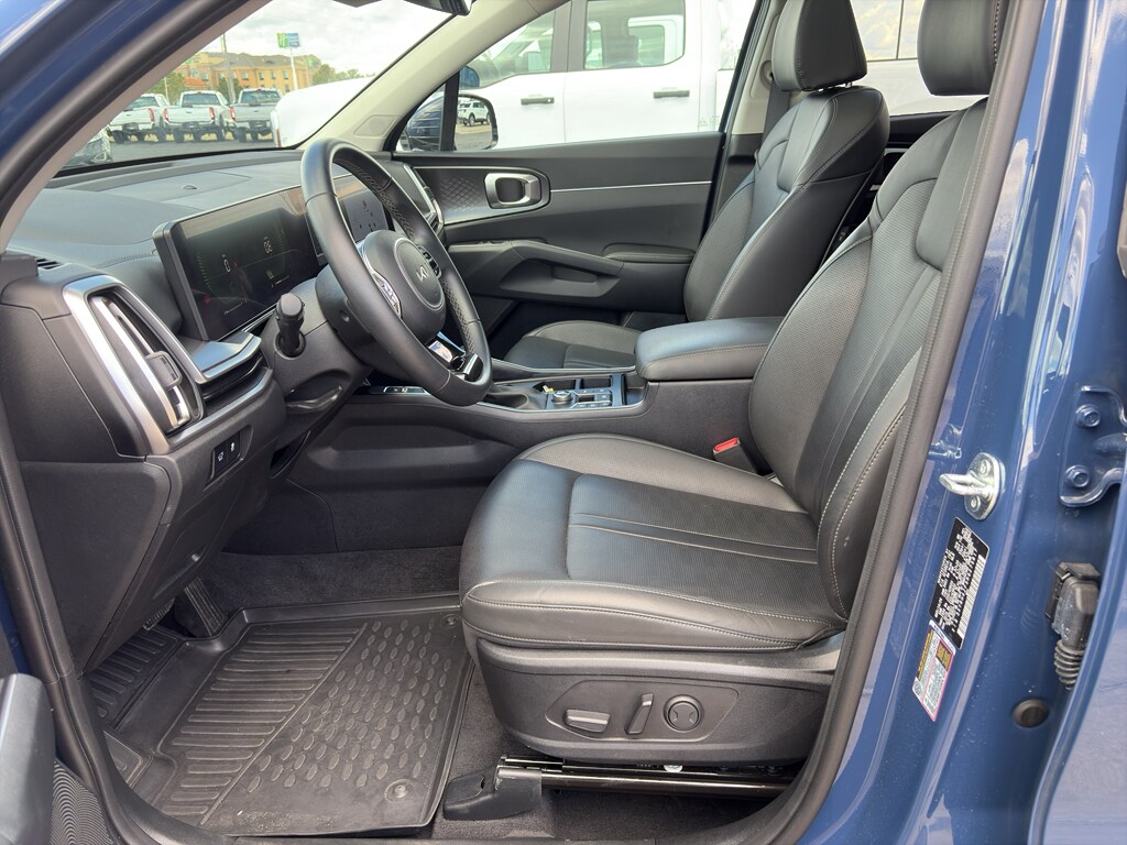 Used 2024 Kia Sorento EX SUV