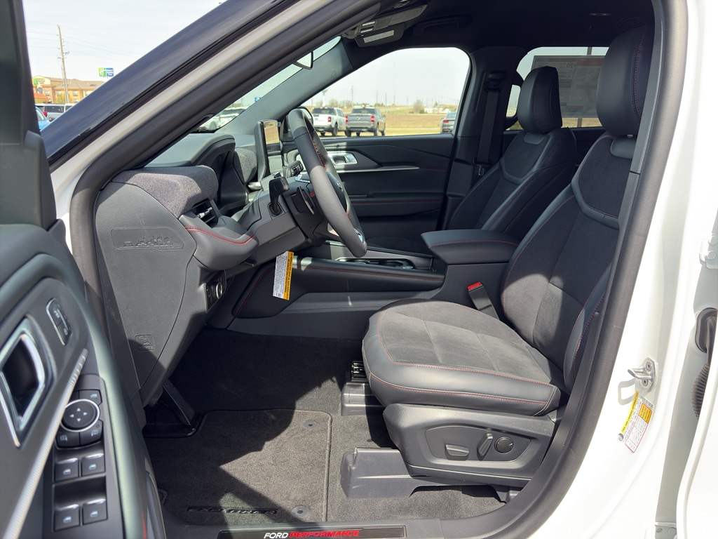2026 Ford Explorer ST - Photo 10