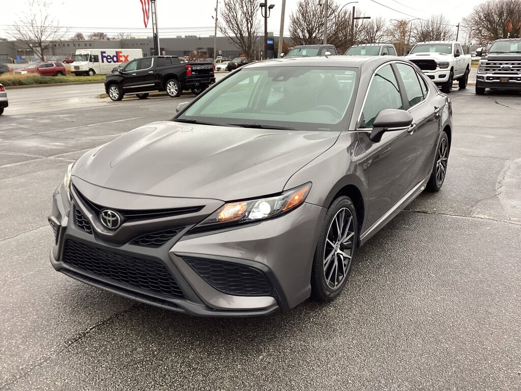 Used 2023 Toyota Camry SE Sedan