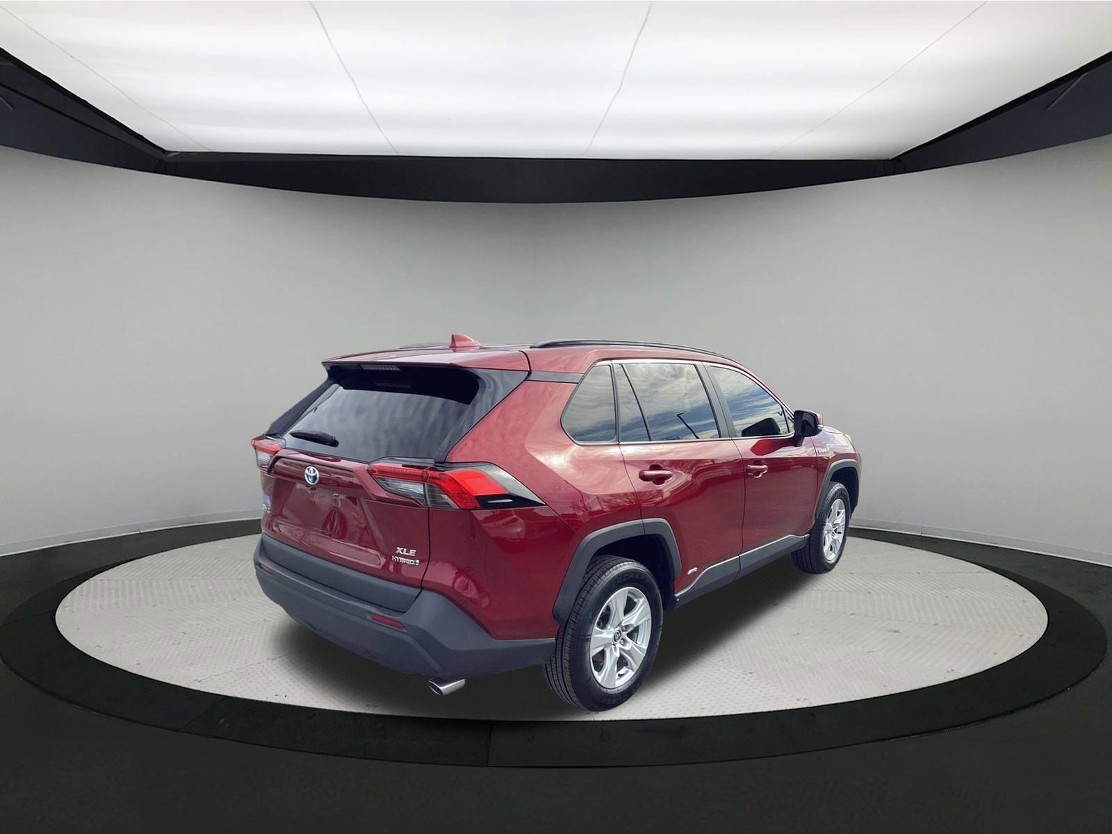 2021 Toyota RAV4 Hybrid XLE photo 4