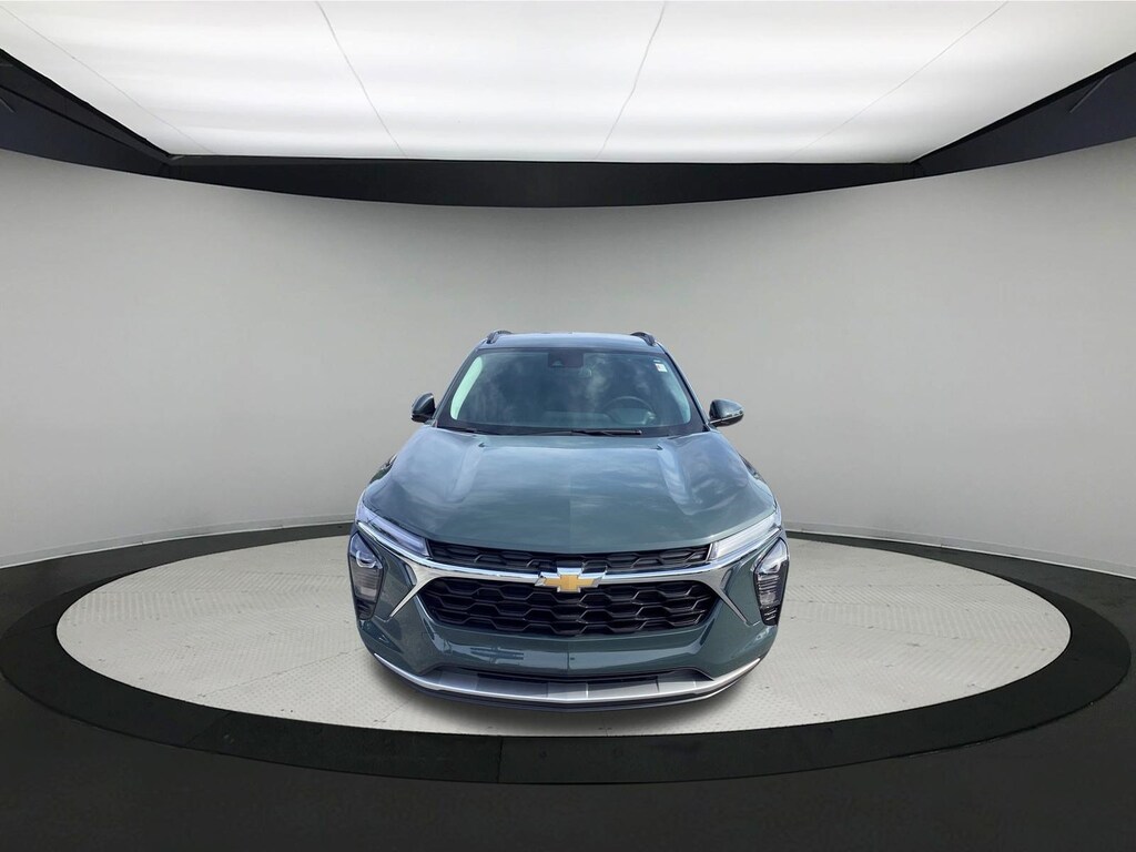 Used 2025 Chevrolet Trax LT SUV