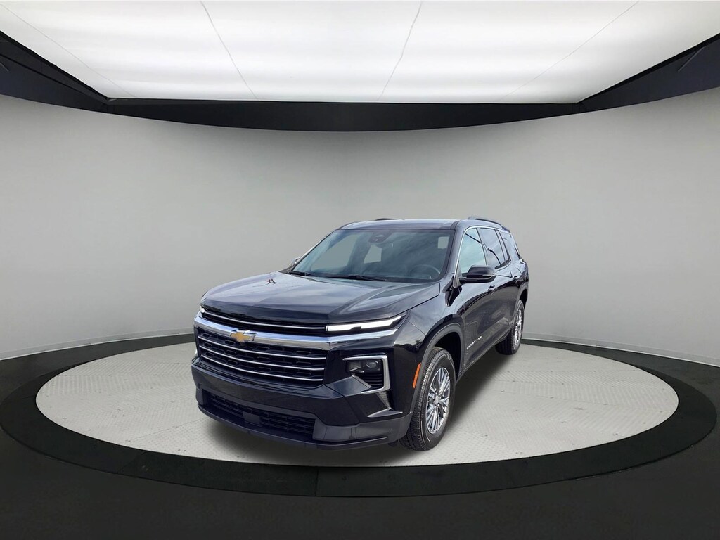 Used 2025 Chevrolet Traverse LT SUV