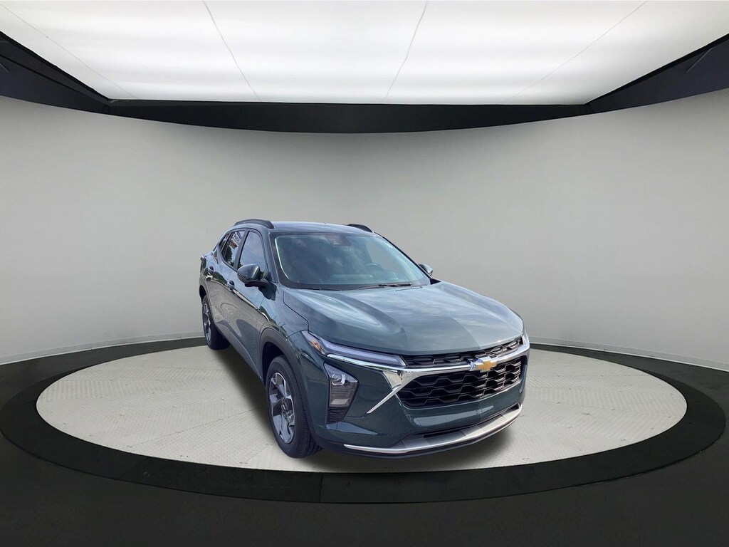 Used 2025 Chevrolet Trax LT SUV