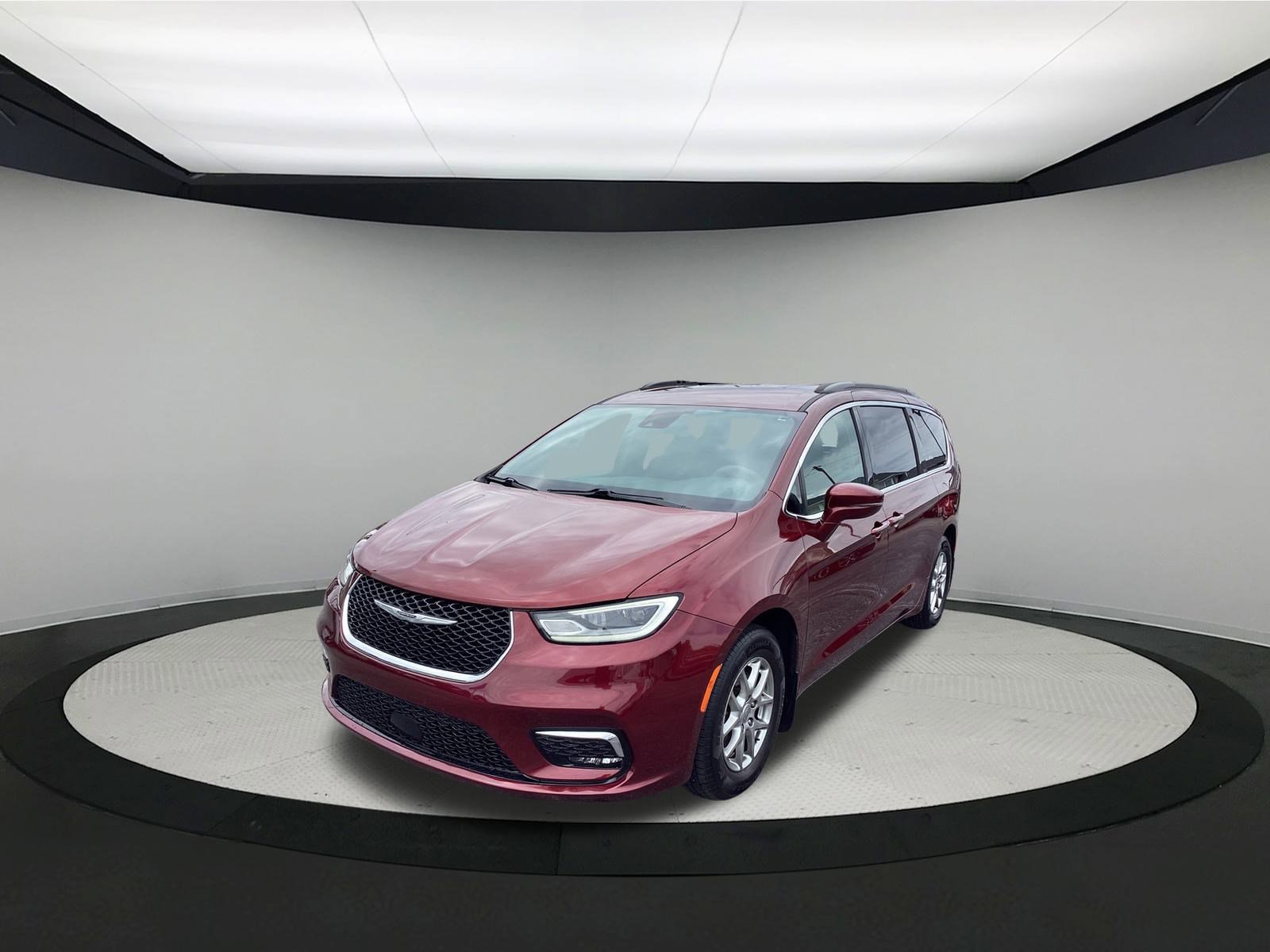 2022 Chrysler Pacifica Touring photo 3