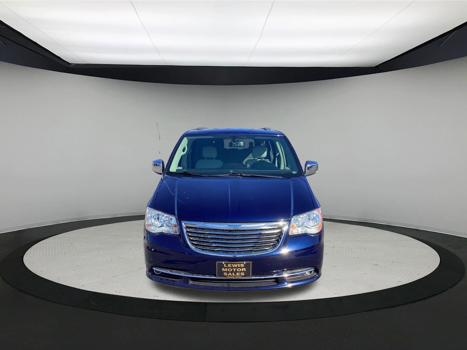 2015 Chrysler Town & Country photo 3