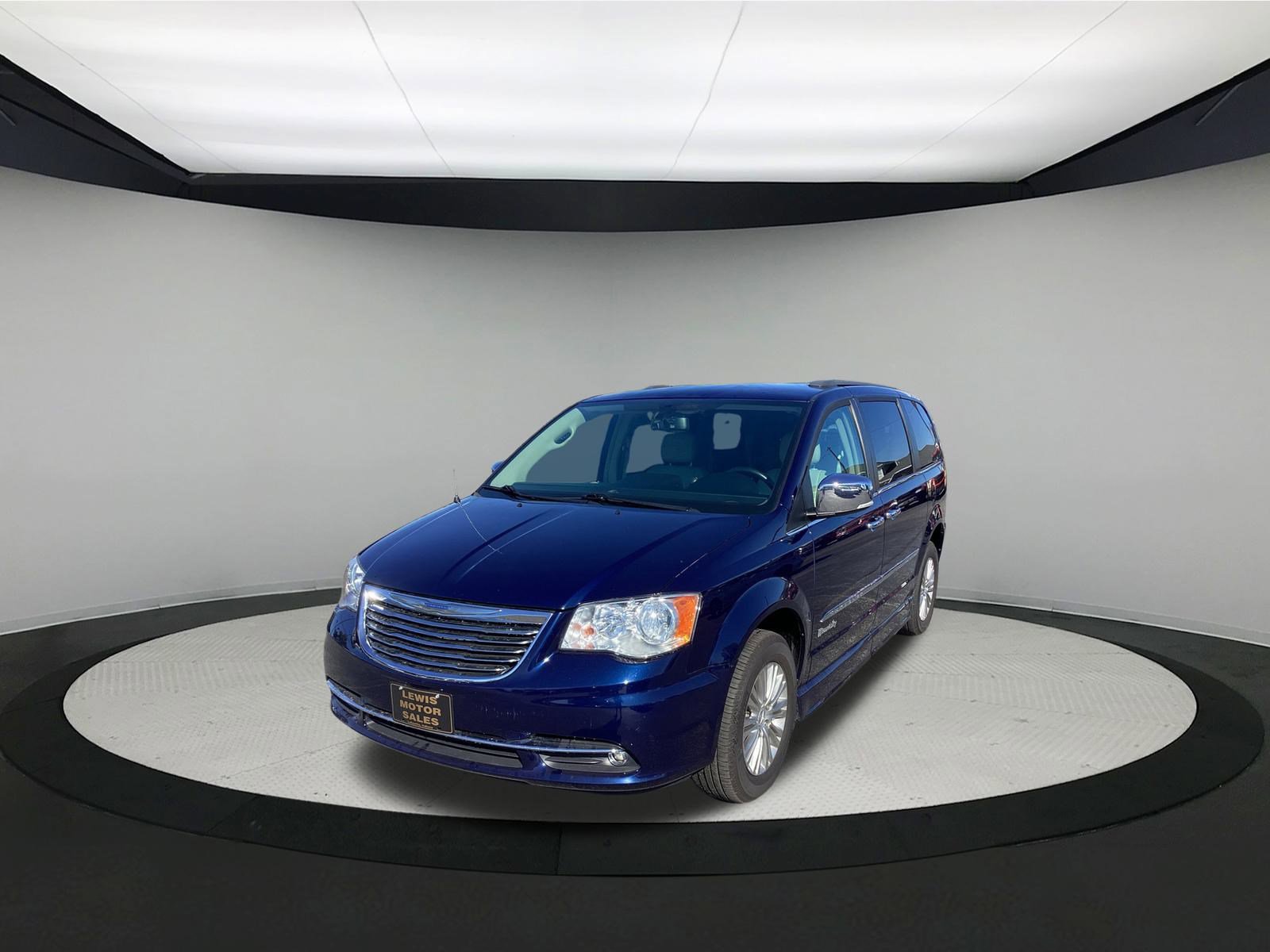 2015 Chrysler Town & Country photo 4