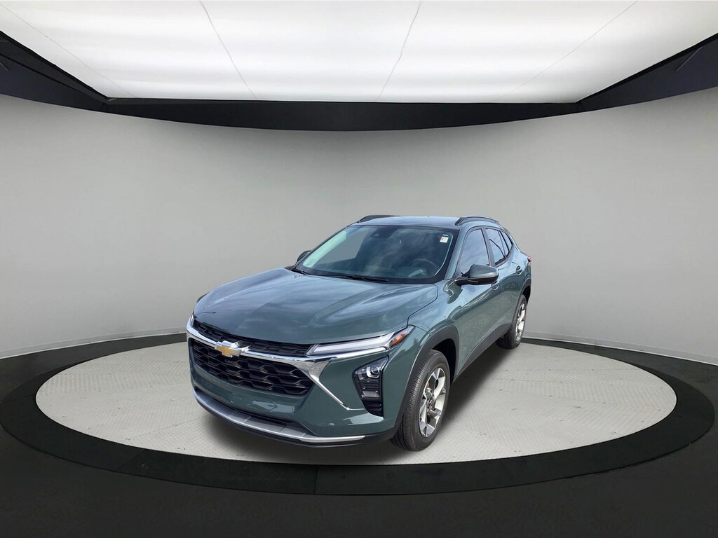 Used 2025 Chevrolet Trax LT SUV
