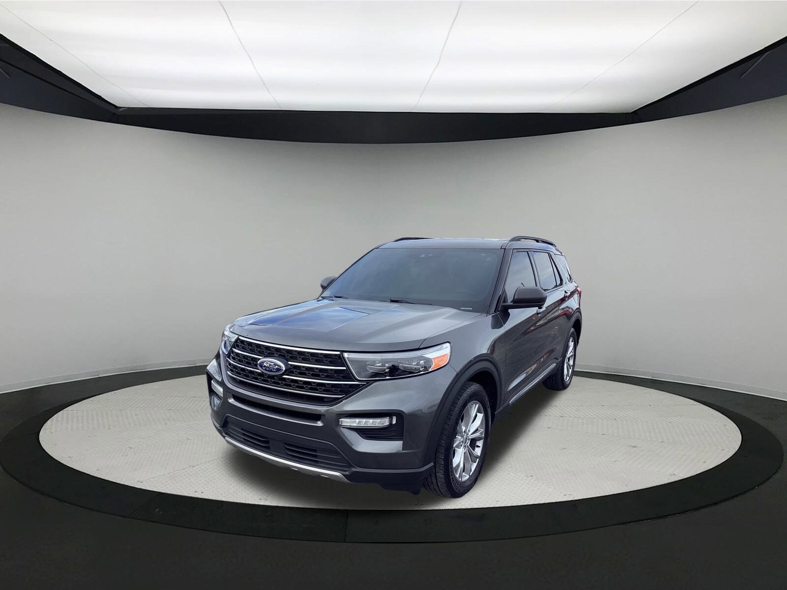 2020 Ford Explorer XLT photo 3