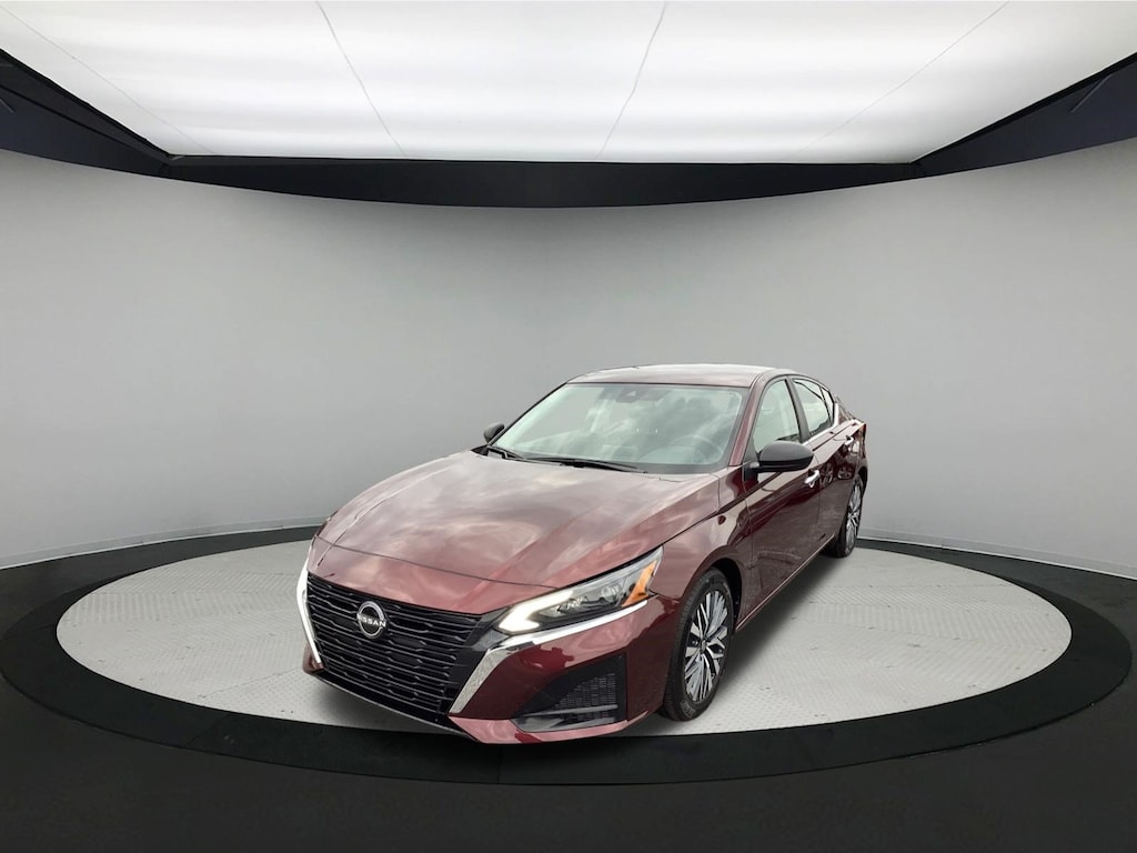Used 2025 Nissan Altima SV Sedan